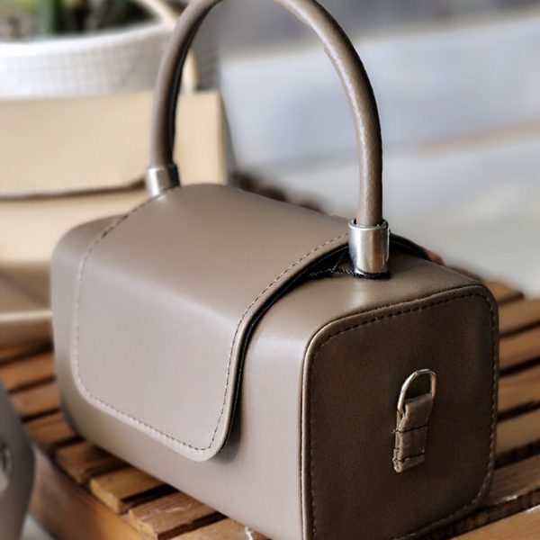 کیف صندوقی چرم