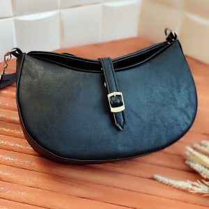 کیف هلالی سگک دار -