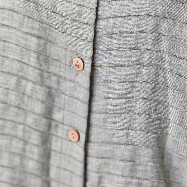 شومیز دکمه چوبی راه راه