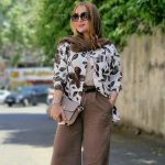 شومیز سفید گلدار -