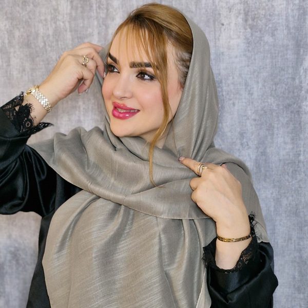 روسری نخی منگوله دار