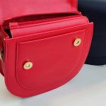 کیف دوشی نیم دایره چرم رنگی - مانتو پاتریس رشت