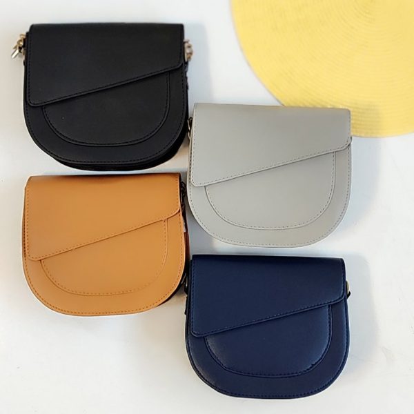 کیف دوشی نیم دایره چرم رنگی