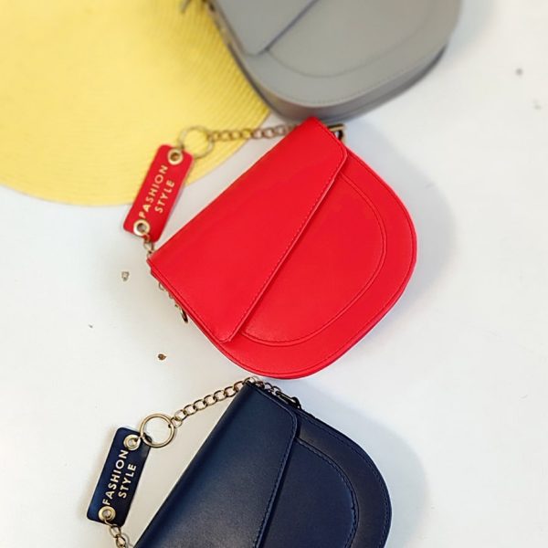 کیف دوشی نیم دایره چرم رنگی