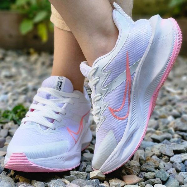 کتونی نایک زوم سفید صورتی