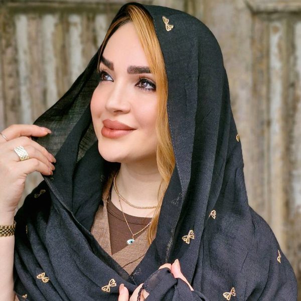 شال مشکی طلاکوب - مانتو پاتریس رشت