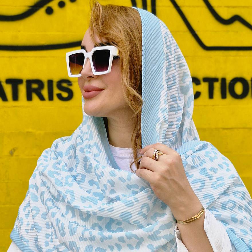 شال پلیسه آبی سفید