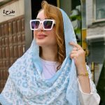 شال پلیسه آبی سفید