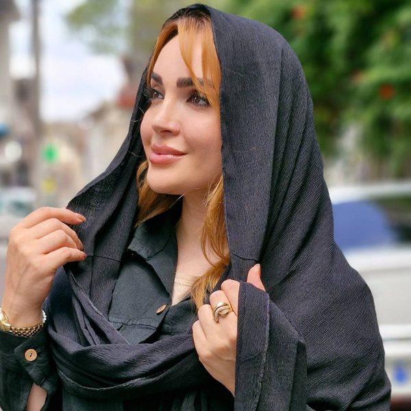 شال برشکا منگوله دار