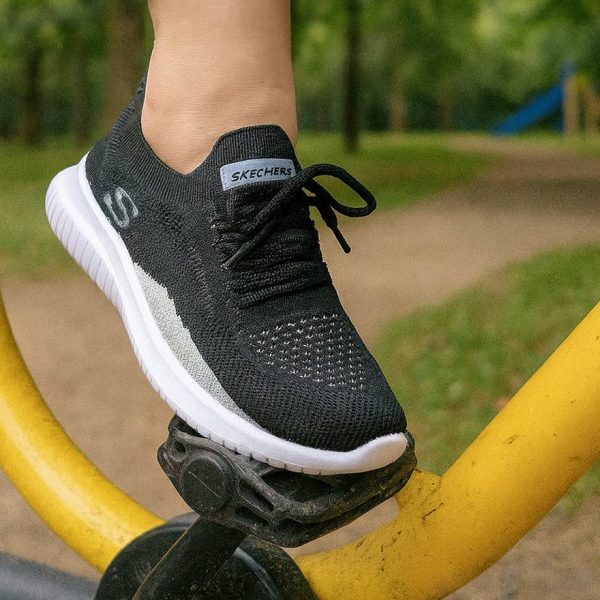 3300017012 کتونی اسکیچرز بافت