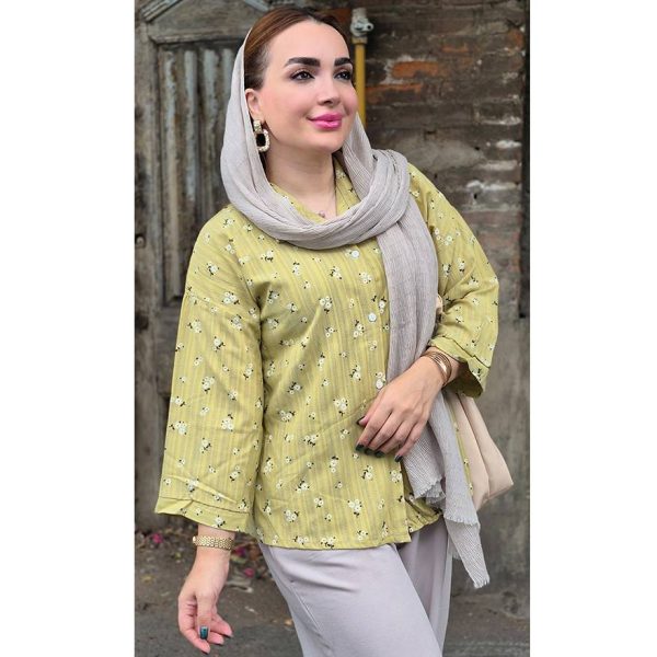 مانتو جلو دکمه گلدار