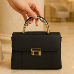 کیف دستی مشکی طلایی - مانتو پاتریس رشت