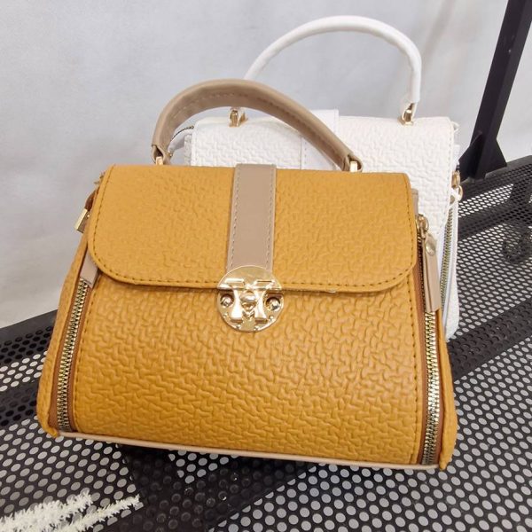 کیف چرم بغل زیپ - مانتو پاتریس رشت