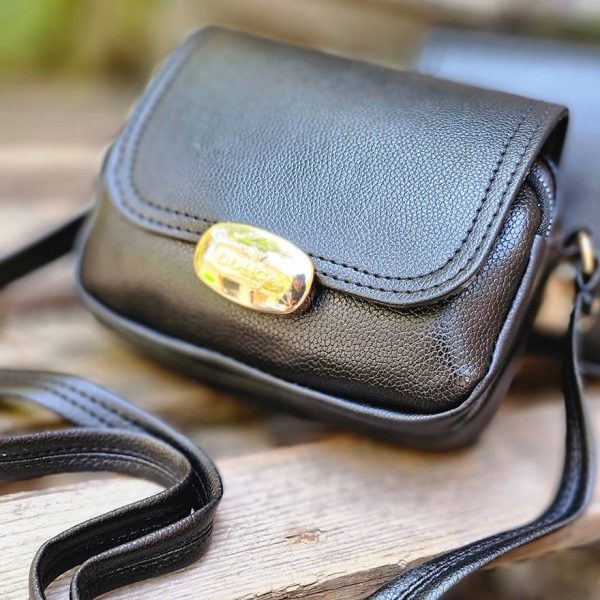 کیف دوشی مشکی قفل طلایی