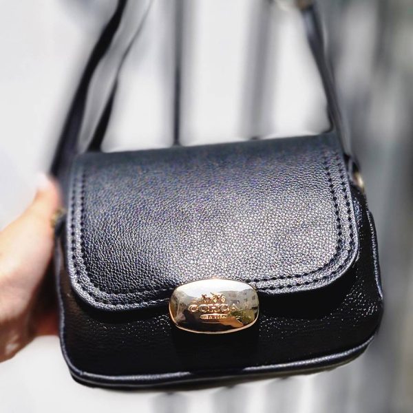 کیف دوشی مشکی قفل طلایی