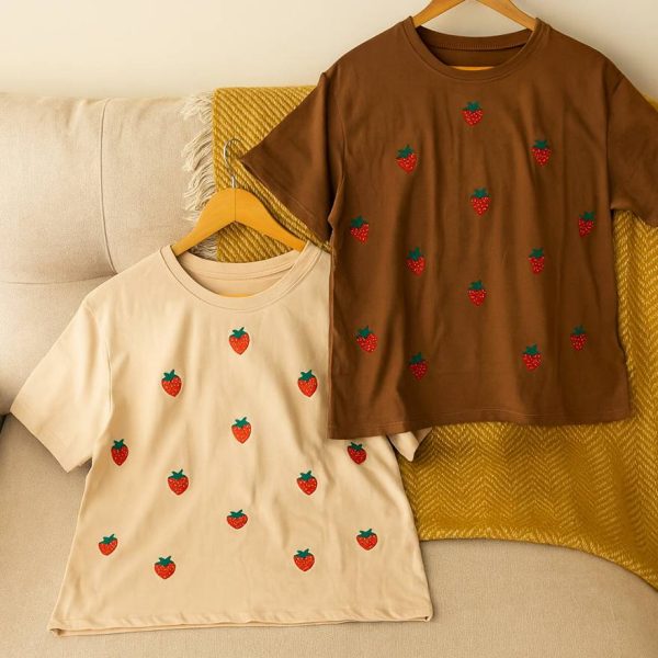 268001024-1 تیشرت باکسی توت فرنگی