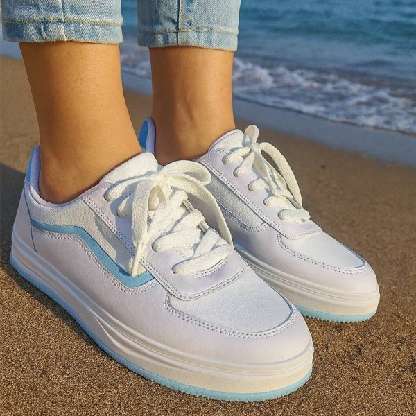 33000476-14 کتونی سفید آبی چرم- مانتو پاتریس رشت