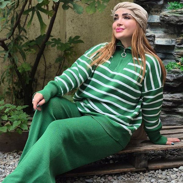 ست بلوز نیم زیپ راه راه و شلوار بافت