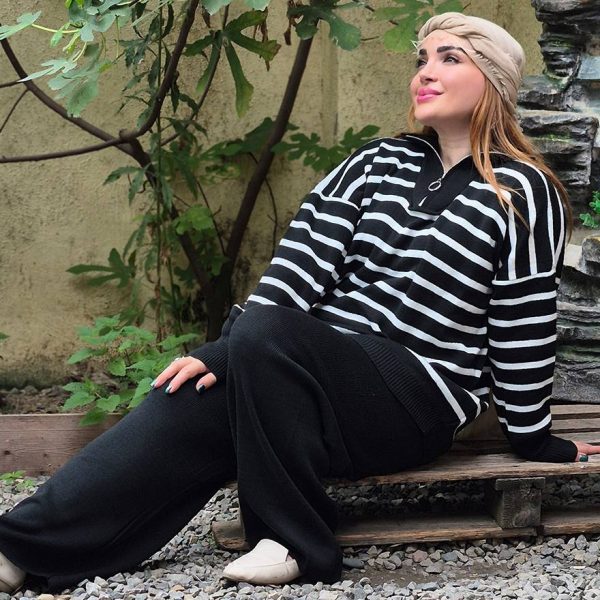 ست بلوز نیم زیپ راه راه و شلوار بافت