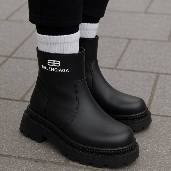 27200591-2 نیم بوت بالنسیاگا چرم مشکی - مانتو پاتریس رشت