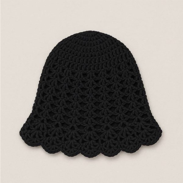 کلاه قلاب بافی ترند - مانتو پاتریس رشت