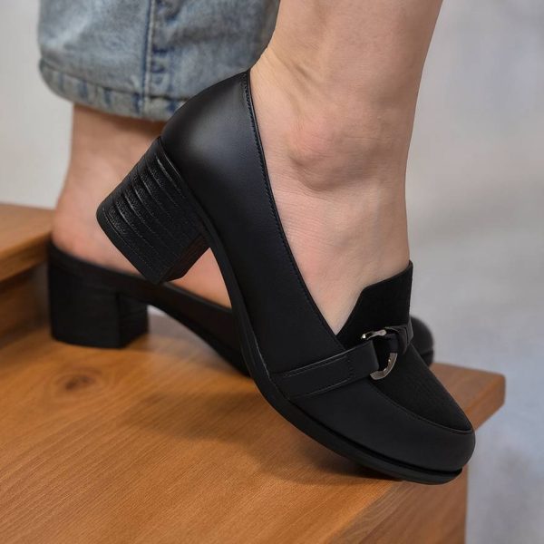 کالج پاشنه دار سگک مثلثی