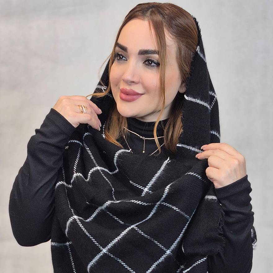 شال مشکی چهارخونه موهر