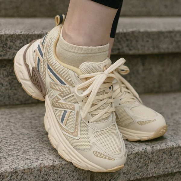 کتونی نیوبالانس کرم - مانتو پاتریس رشت