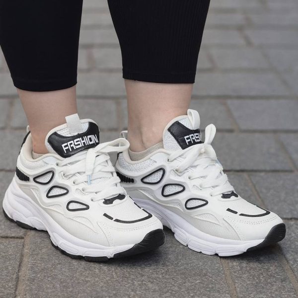 کتونی سفید لژ دار