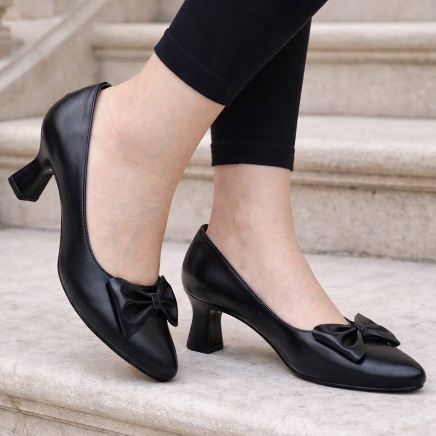 کفش پاپیونی چرم مشکی - مانتو پاتریس رشت