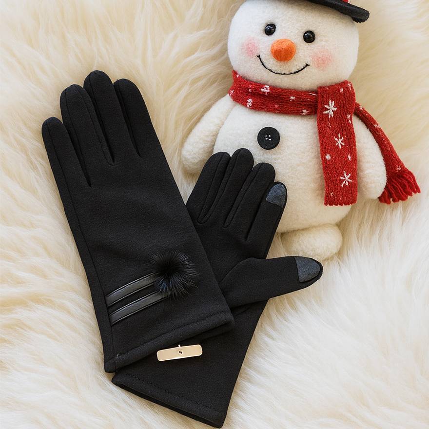 دستکش مشکی پوم دار